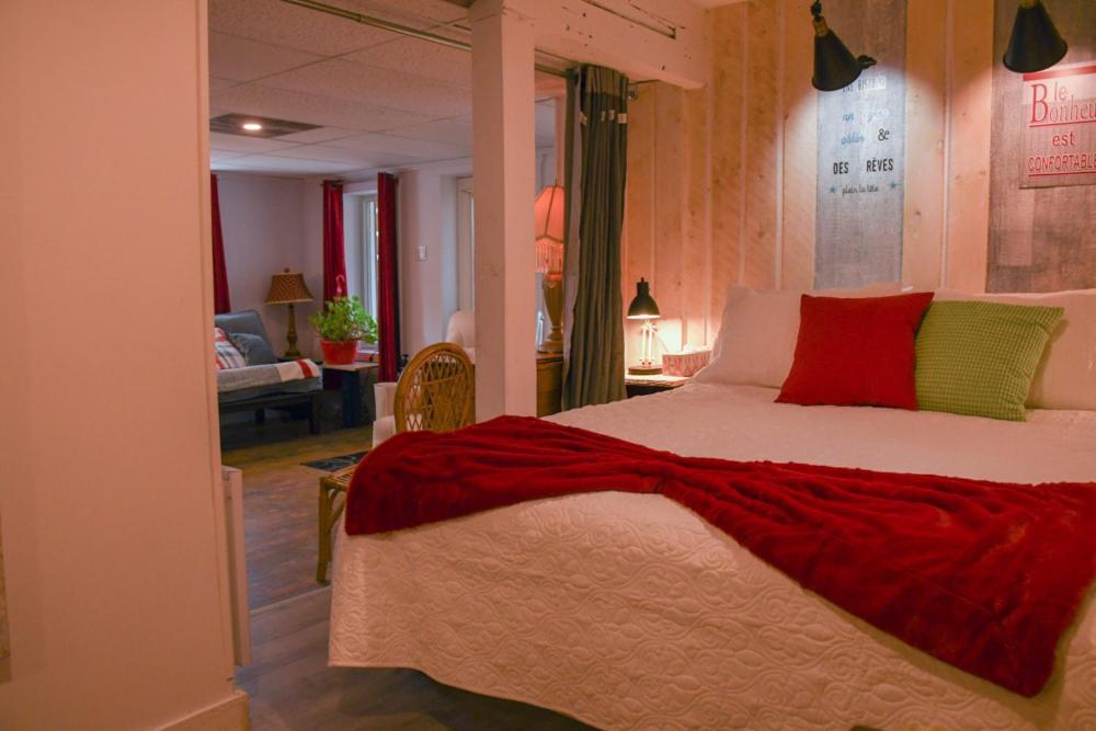 Bed and Breakfast Gite Grand Môment à Cabano Extérieur photo
